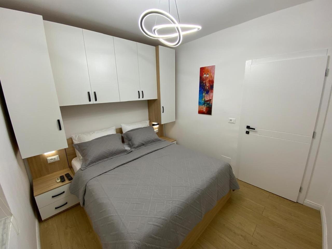 Tirana Apartment Exterior photo